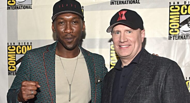 Kevin Feige geeft een update over het "mes" van Mahershala Ali, legt de vertragingen uit